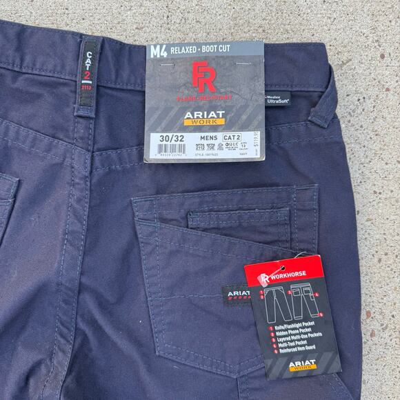 Ariat FR M4 Relaxed Workhorse Boot Cut Pants Navy Blue 10019623 Size 30x32 NWT - Picture 3 of 5